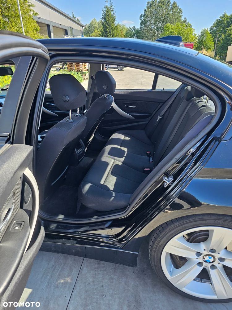 BMW Seria 3 320d - 26