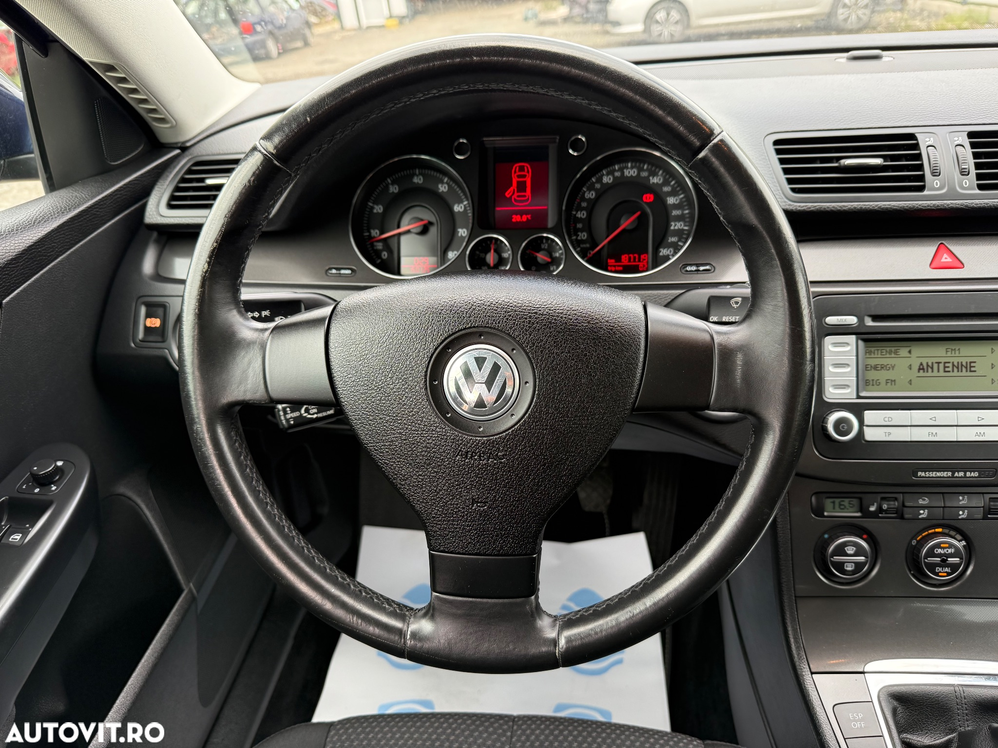 Volkswagen Passat Variant 1.6 FSI Comfortline - 29