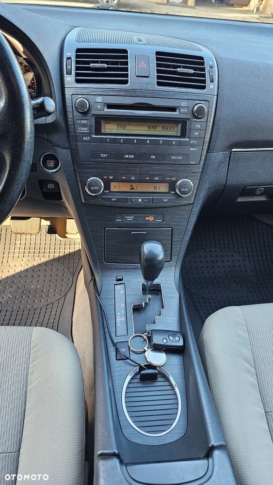 Toyota Avensis - 4