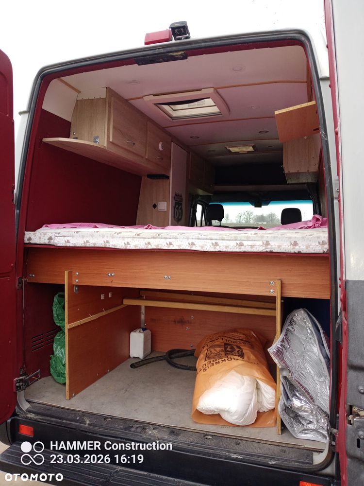 Mercedes-Benz Sprinter - 21