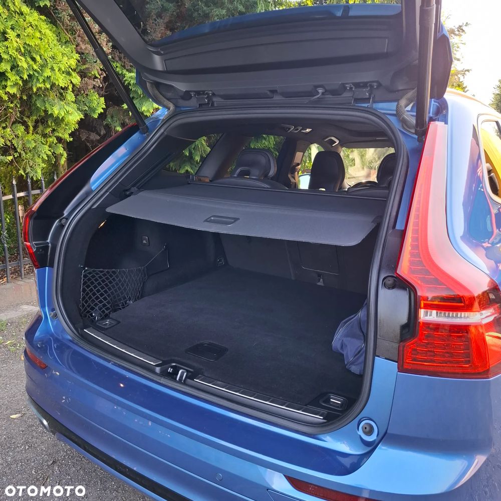 Volvo XC 60 T8 AWD Plug-In Hybrid R-Design - 38