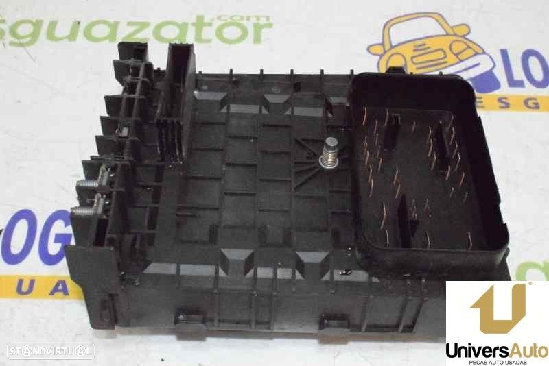 CAIXA RELÉS / FUSÍVEIS VOLKSWAGEN GOLF V 2006 -1K0937125A - 4