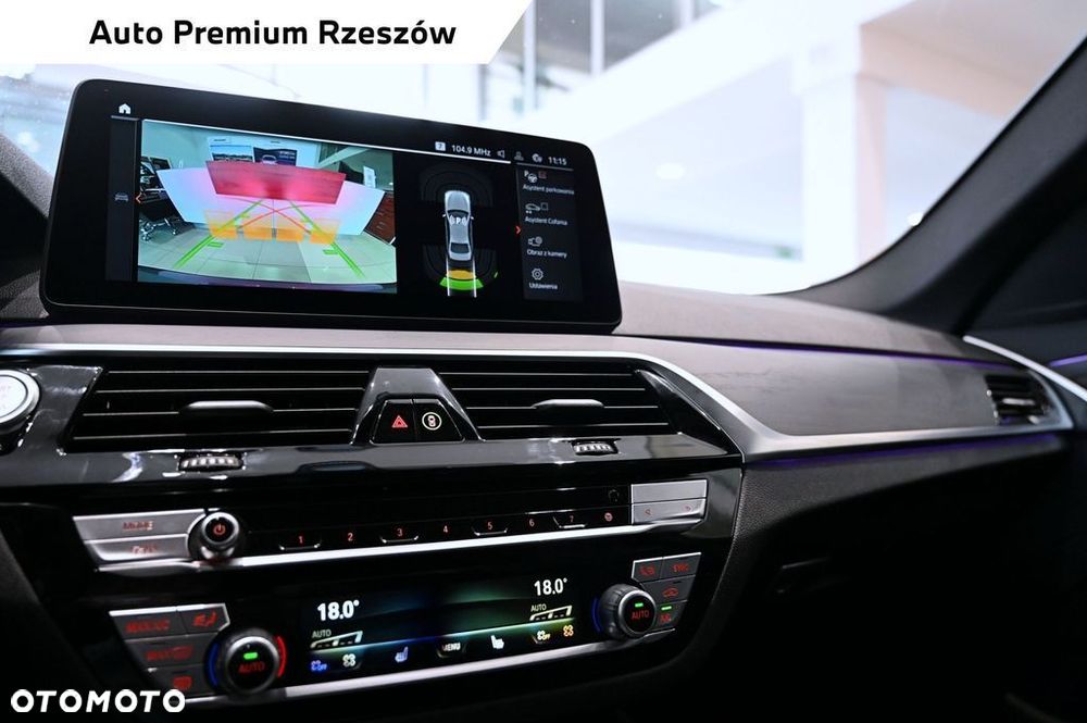 BMW Seria 5 530d xDrive mHEV - 10