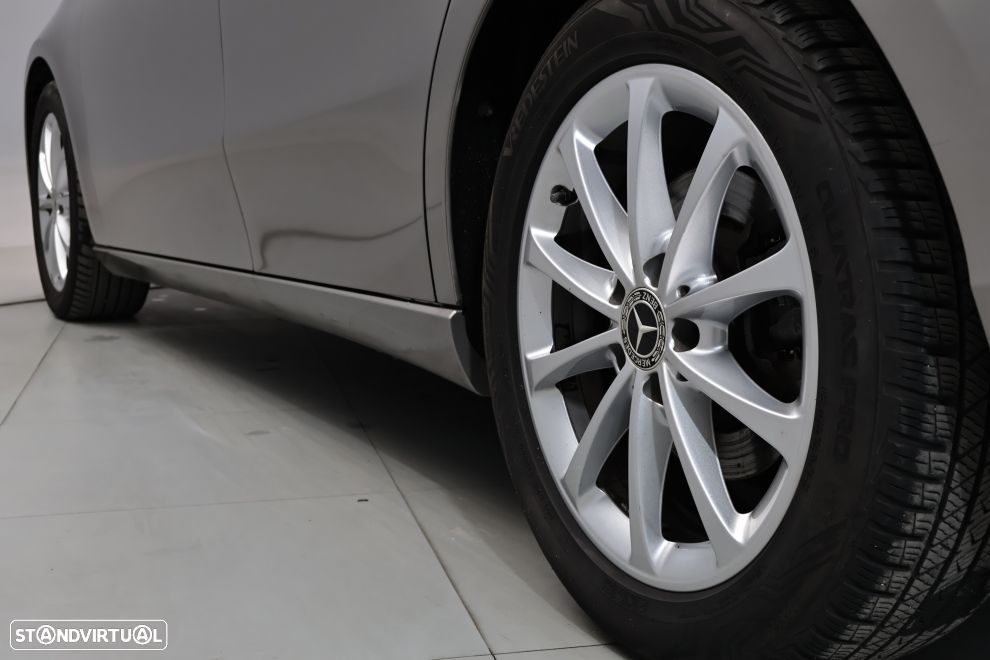 Mercedes-Benz A 200 Limousine Progressive Aut. - 14