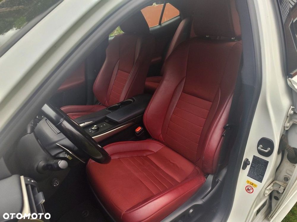 Lexus IS 200t F Sport - 26