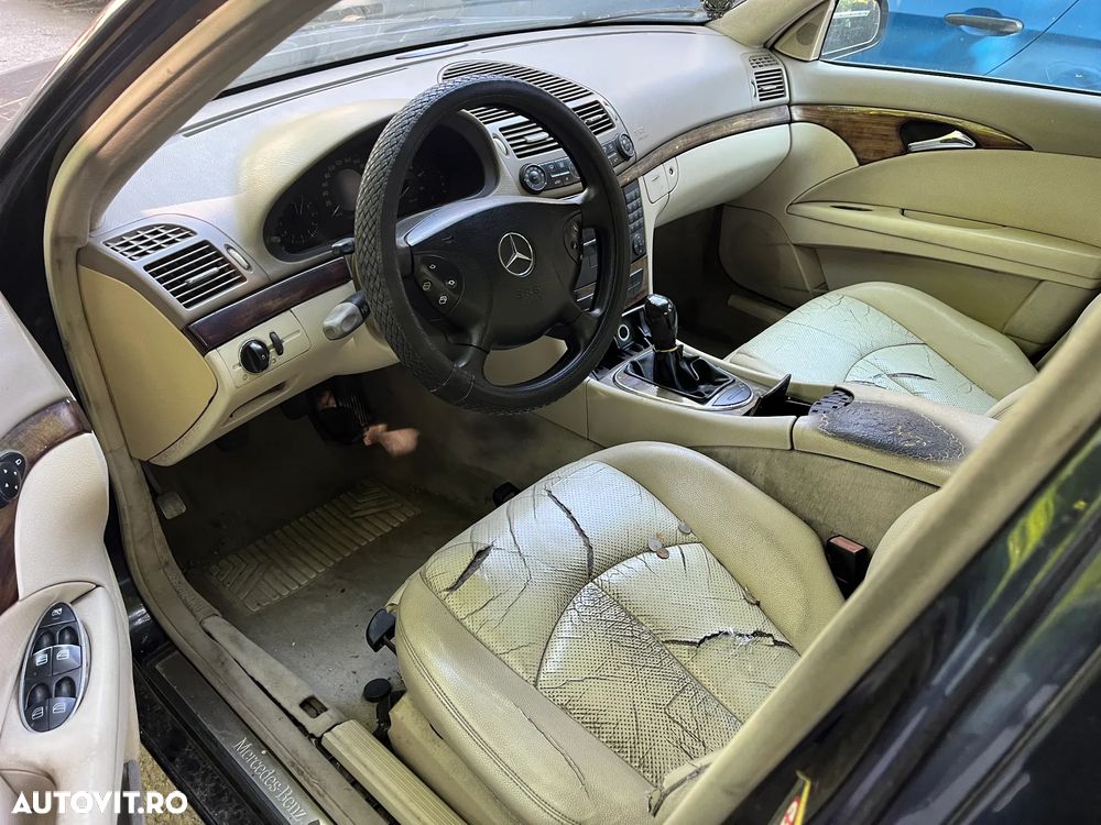Dezmembrez Mercedes Benz E220 W211 albastru non facelift 2004 - 7