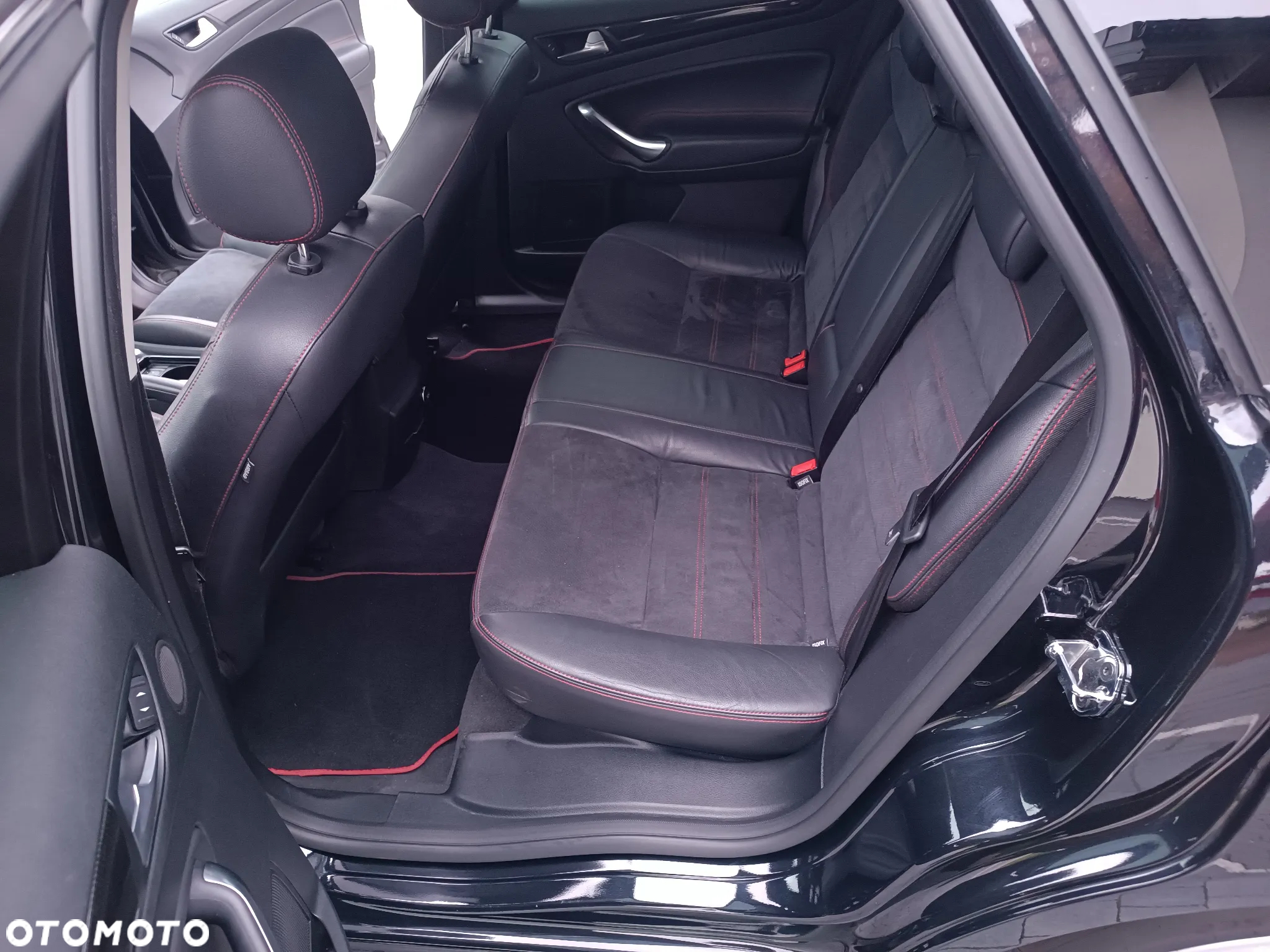 Ford Mondeo 2.0 TDCI Titanium S - 18