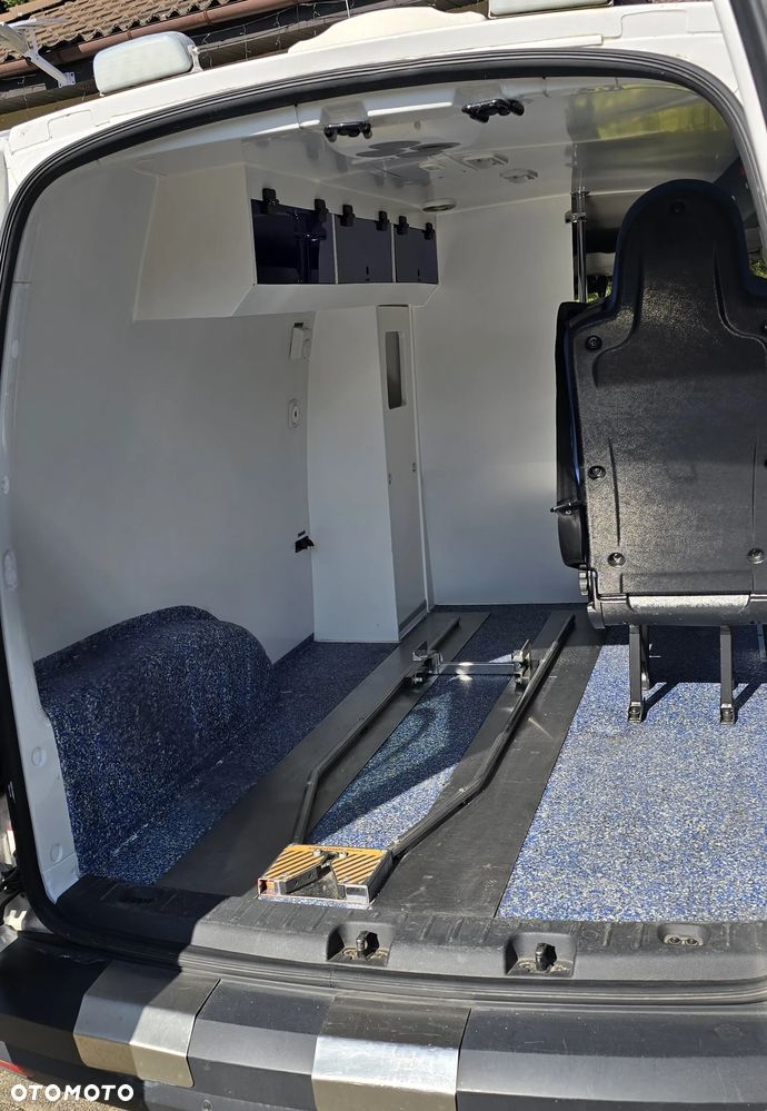 Volkswagen Caddy Ambulans A1 - 10