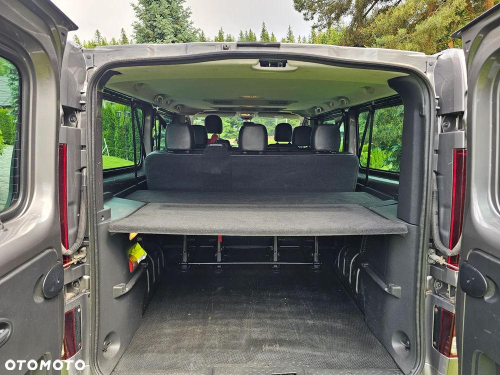 Opel Vivaro L2H1 2,9t Elegance Business - 17