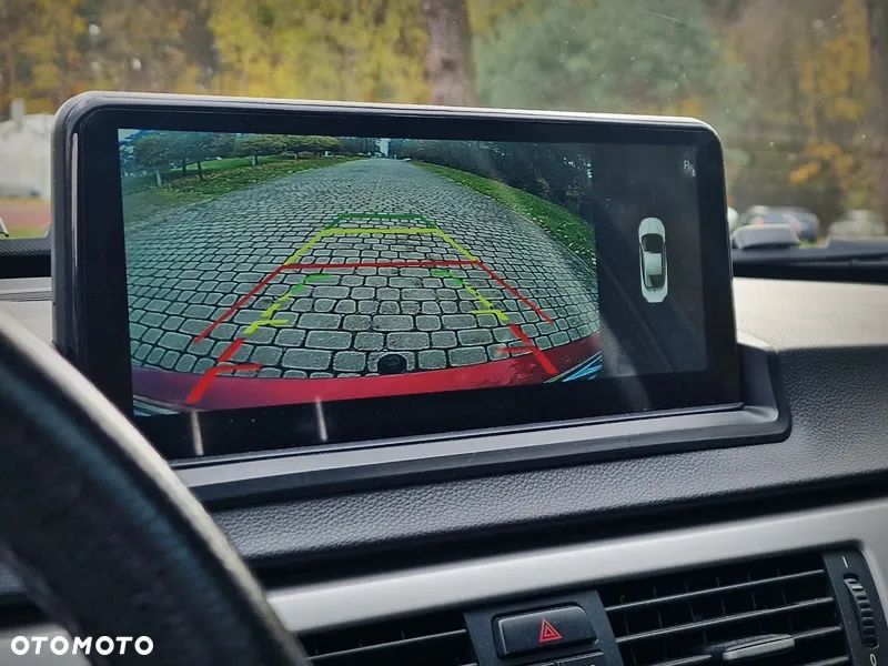 BMW Seria 3 320i Touring - 19