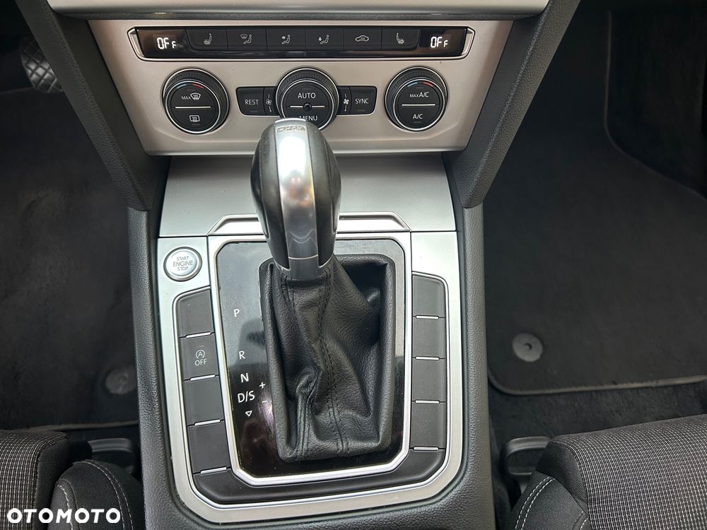 Volkswagen Passat 2.0 TDI (BlueMotion Technology) DSG Highline - 23