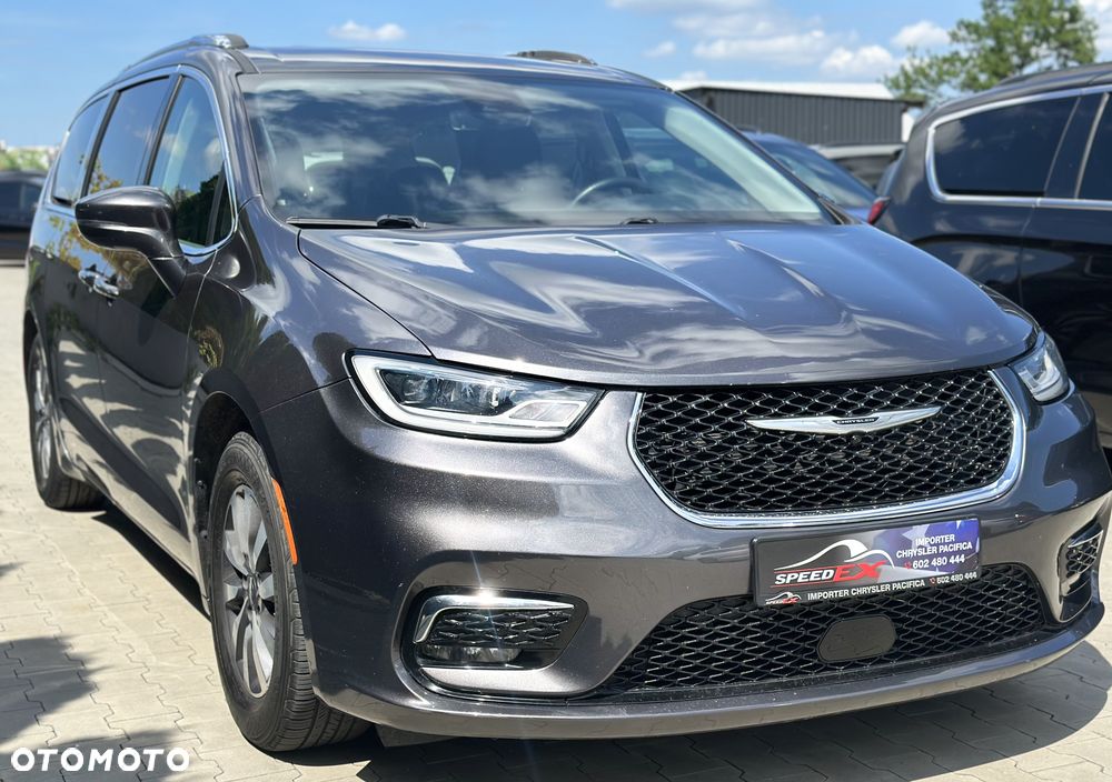 Chrysler Pacifica - 5