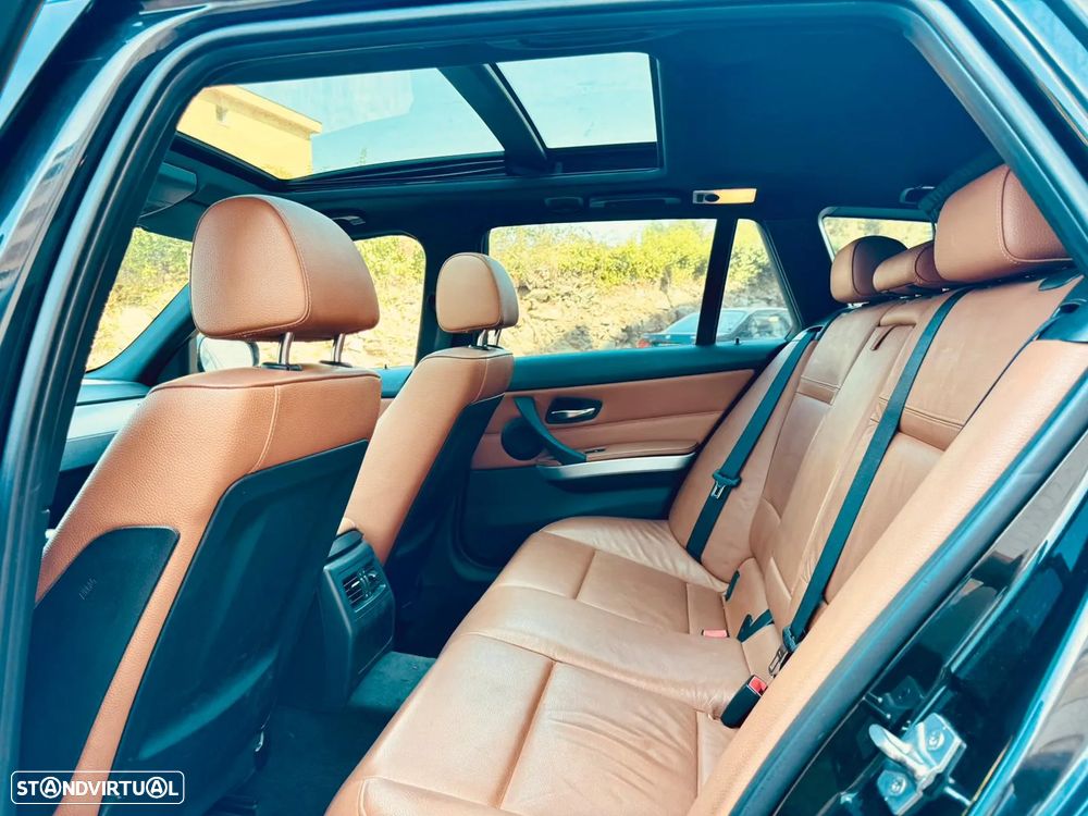 BMW 320 d Touring - 14