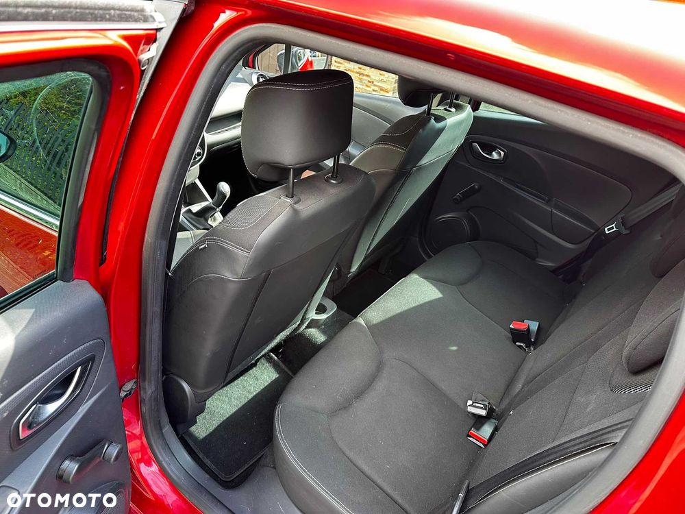 Renault Clio - 8