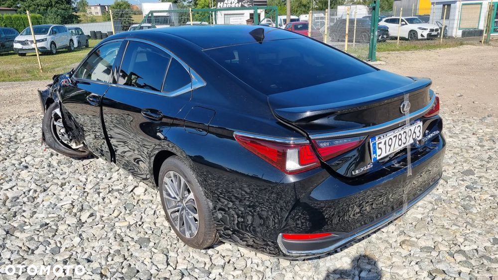 Lexus ES 300h Style Edition - 14