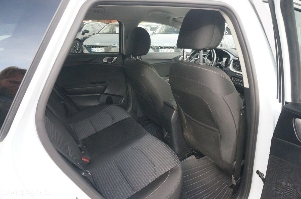 Kia Ceed 1.5 T-GDI M - 30