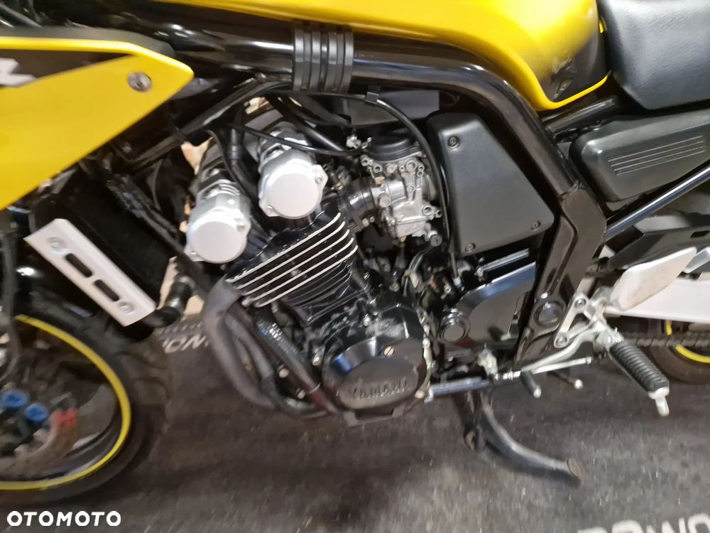 Yamaha FZS - 20