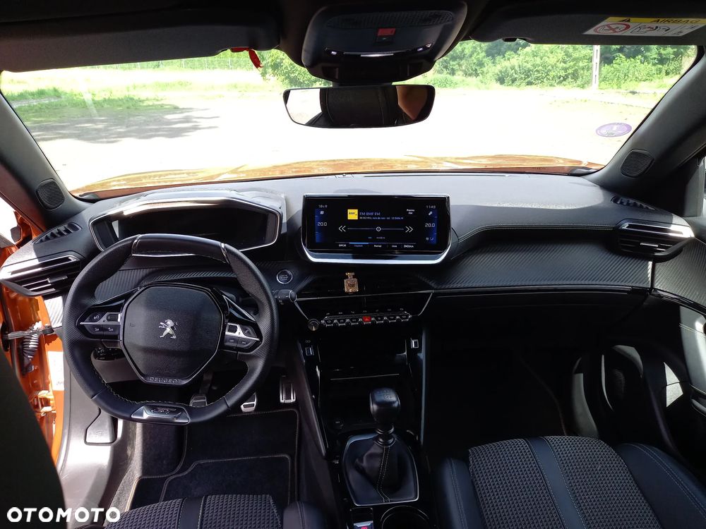 Peugeot 2008 1.2 PureTech GT Line S&S - 24