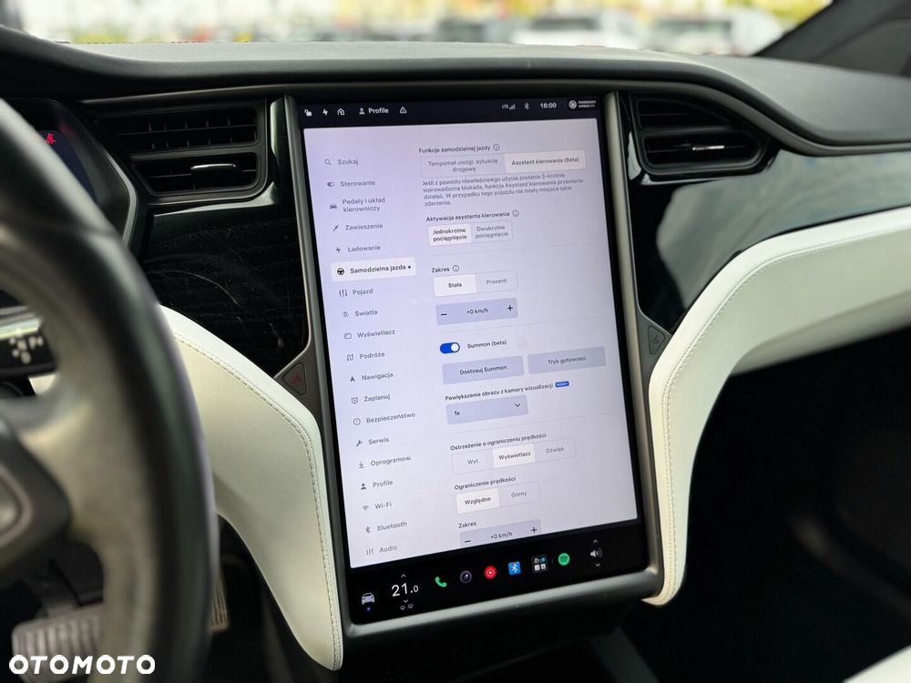 Tesla Model X - 18