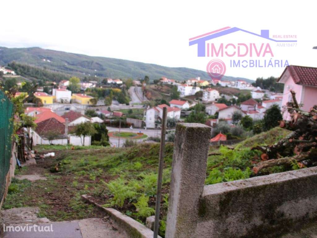 TERRENO COM VIABILIDADE DE CONSTRUÇÃO PERTO DO CENTRO DE CASTANHEIR... - Grande imagem: 2/13