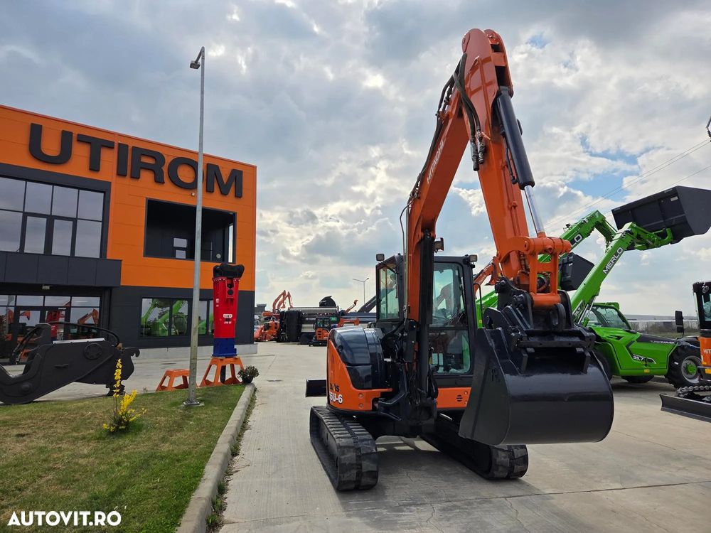 Hitachi ZX55, 5t, 2020, 2.189h, CUPLA RAPIDA HIDRAULICA+3 CUPE, senile cauciuc NOI, inst picon pe brate, inst rotire pe brate, LAMA NIVELARE, ad sapare 5m, latime 2m, ridica 3,2t, Aer cond, posibilitate leasing, STARE FOARTE BUNA-PROMOTIE 41.900 EUR+Tva - 3