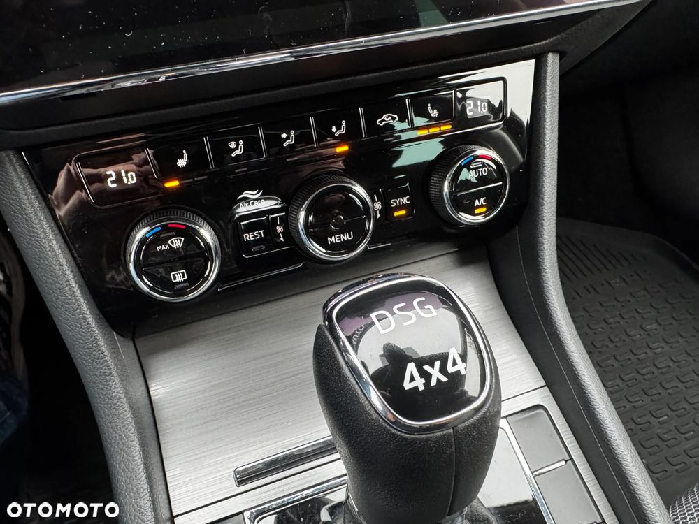 Skoda Superb 2.0 TDI SCR 4x4 Style DSG - 19