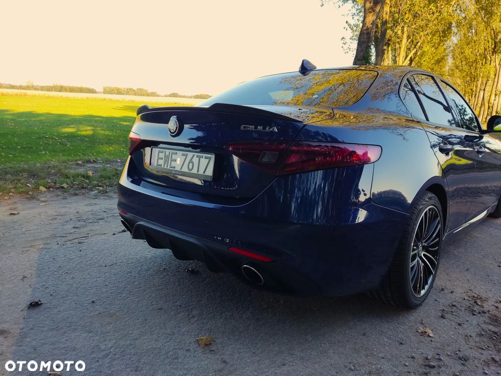 Alfa Romeo Giulia 2.0 Turbo TI - 9
