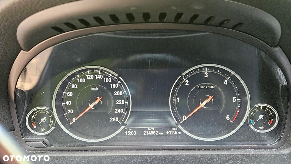 BMW Seria 5 525d xDrive - 5