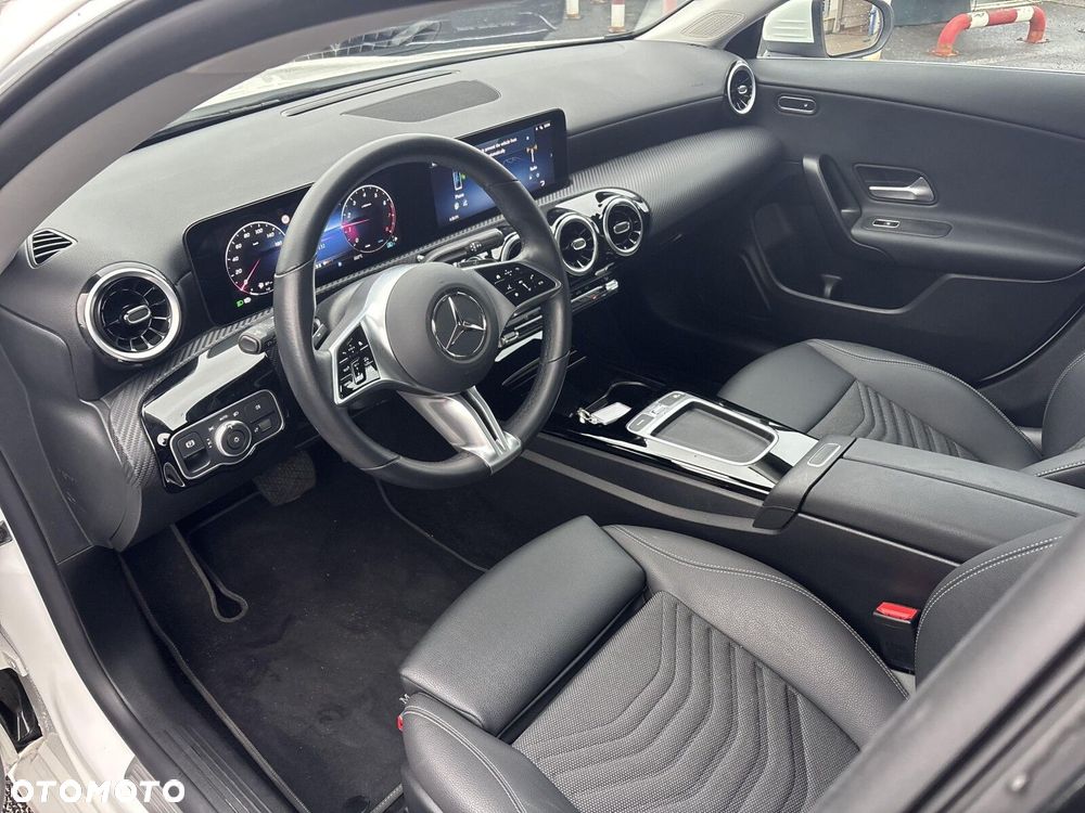 Mercedes-Benz CLA - 13