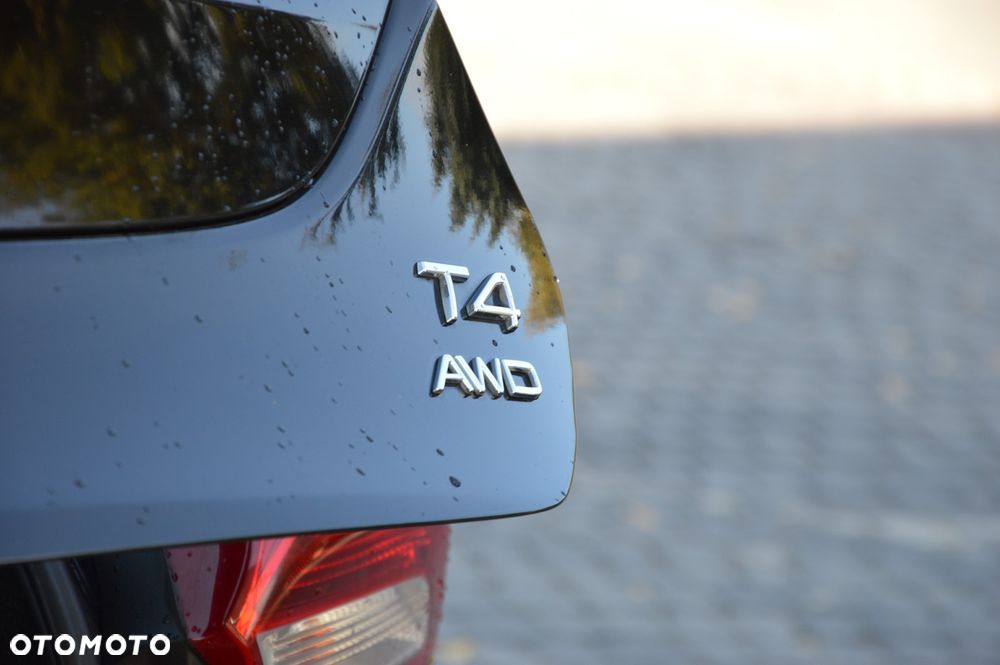 Volvo V40 Cross Country T4 AWD Geartronic Kinetic - 35