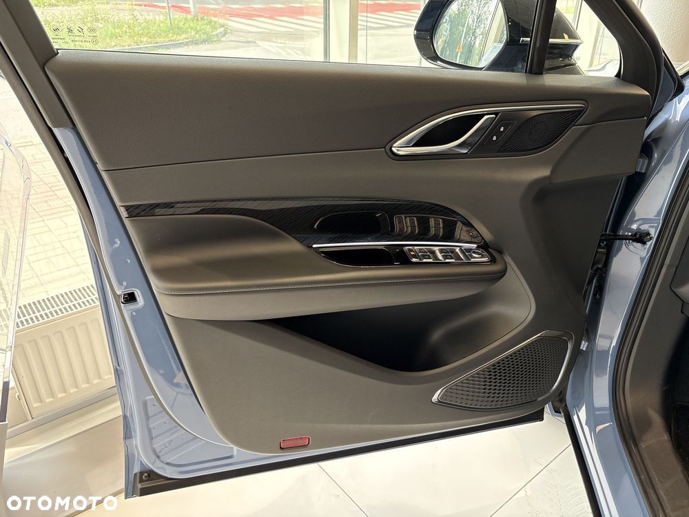 Hongqi HS3 1.5T FWD - 14