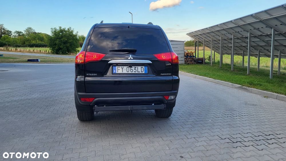 Mitsubishi Pajero Sport 2.5 DID Intense + - 8