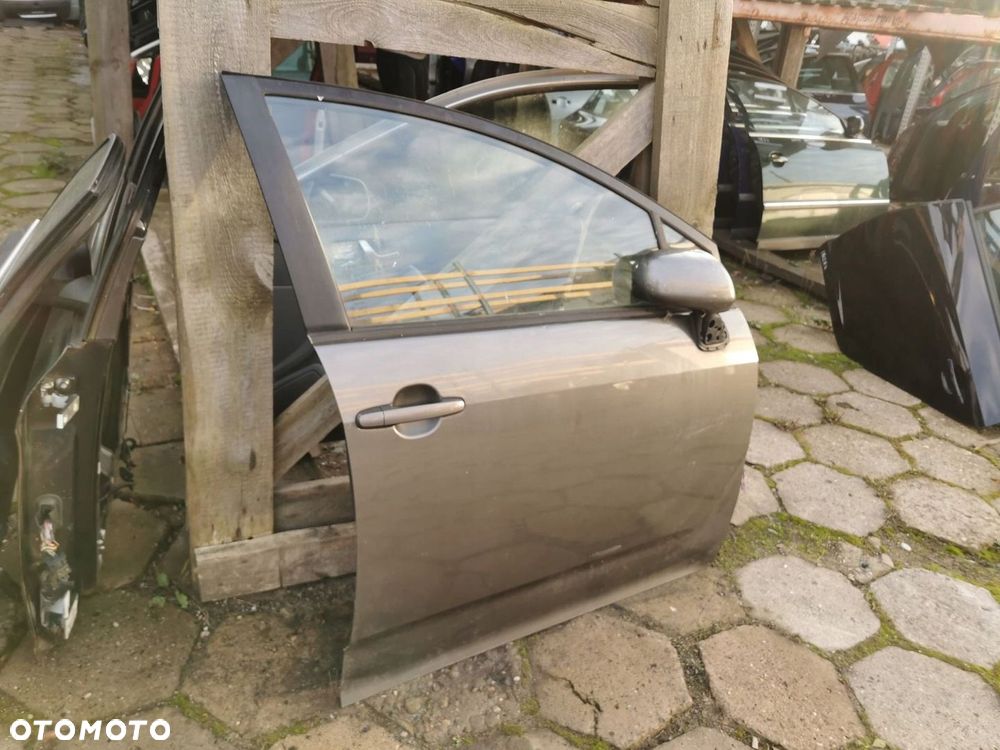 TOYOTA COROLLA VERSO DRZWI PRAWY PRZÓD - 3