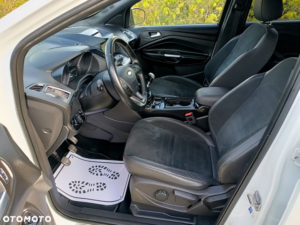 Ford Kuga 2.0 TDCi 2x4 ST-Line - 20