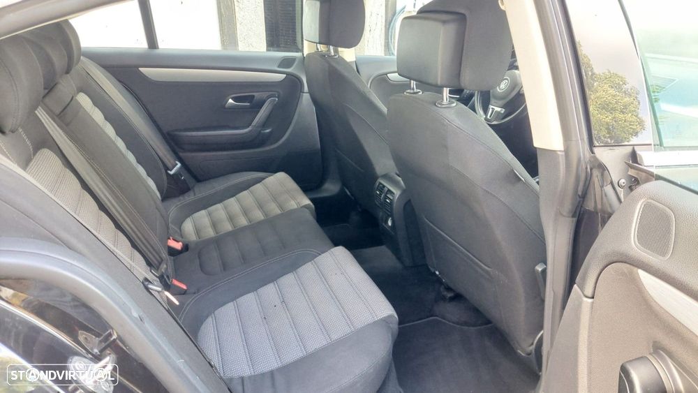 VW Passat CC - 11