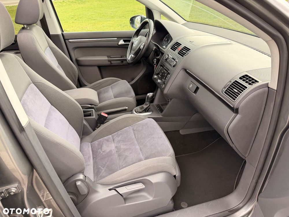 Volkswagen Touran 2.0 TDI DPF DSG Trendline - 23