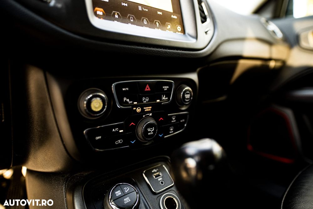 Jeep Compass 2.0 M-Jet 4x4 AT9 Low Trailhawk - 18