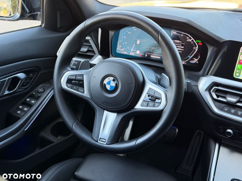BMW Seria 3 320i Edition M Sport Shadow - 23