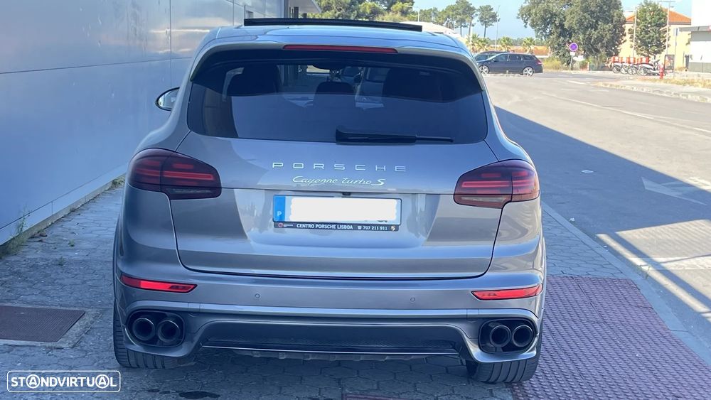 Porsche Cayenne Turbo S Tiptronic S - 2
