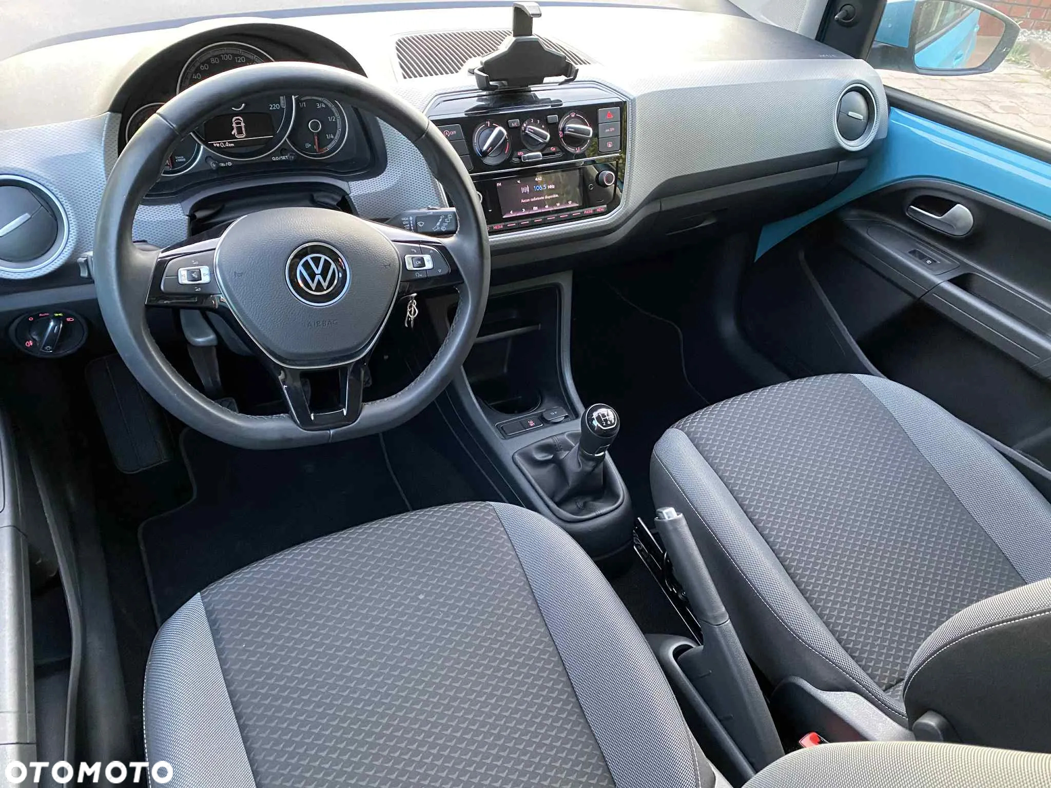 Volkswagen up! Active - 18