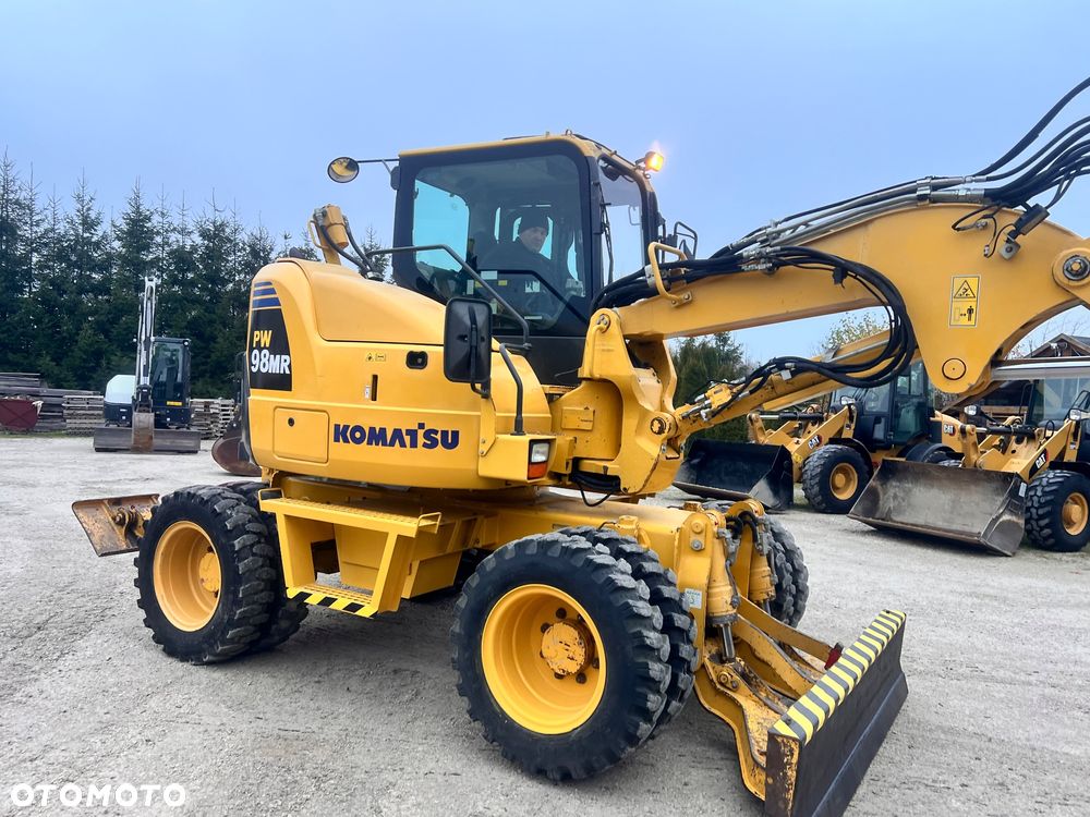 Komatsu Koparka kołowa KOMATU PW98MR-8 10ton 4x4x4 ośki skrętne Ramię 3x łamane BEZ DPF i ADBLUE 4 cyl dodatkowe wyjścia hydr Pług Podpory  2012 szybka zwinna Prosto z importu 1 właściciel Cat TEREX Liebherr Wacker Pw 98 Mr 8 11 - 32