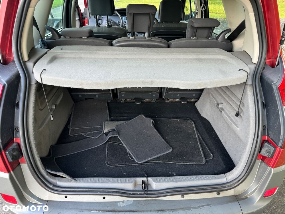 Renault Scenic 1.6 16V Confort Expression - 11