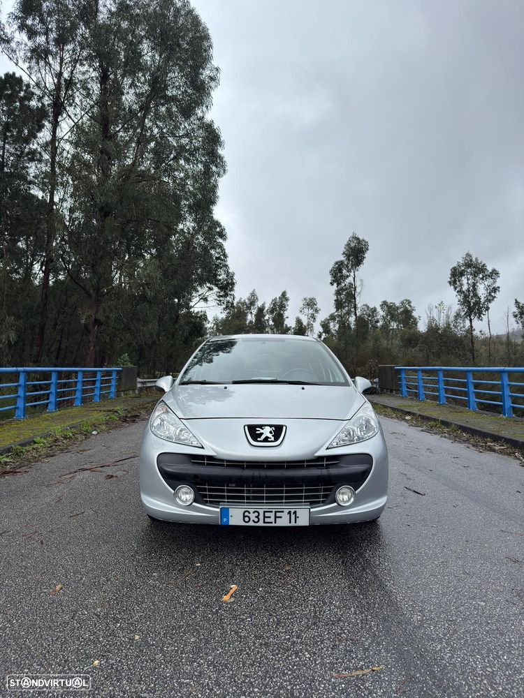 Peugeot 207 1.4 HDi Urban - 2