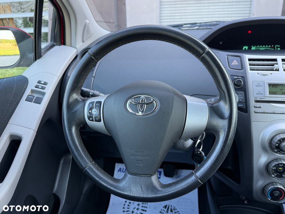 Toyota Yaris 1.3 Luna Premium - 31