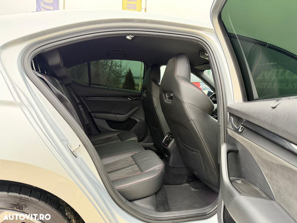 Skoda Octavia 2.0 245 TSI DSG RS - 33