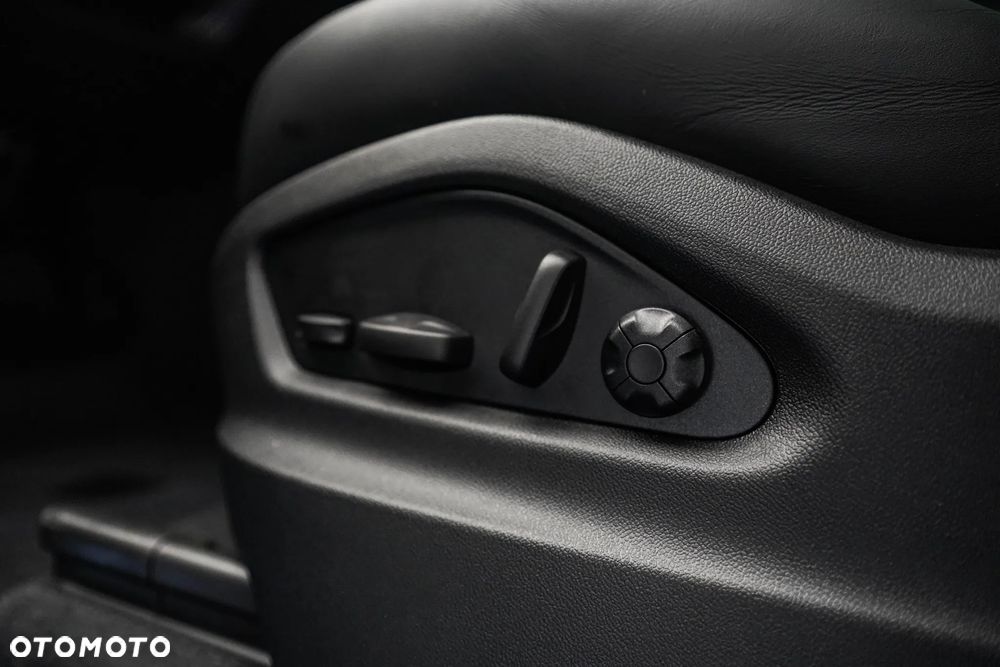 Porsche Cayenne Standard - 26