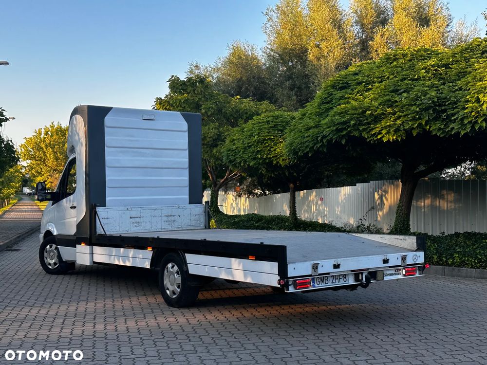 Mercedes-Benz Sprinter - 2