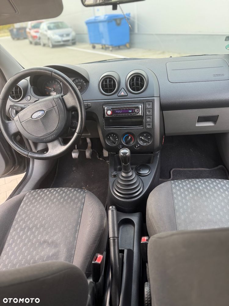 Ford Fiesta 1.4 Ghia - 19