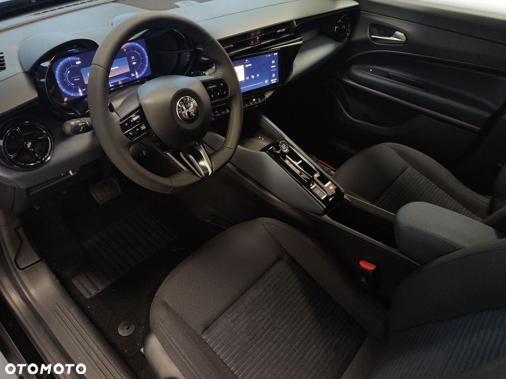 Alfa Romeo Junior 1.2 mHEV Ibrida eDCT - 8