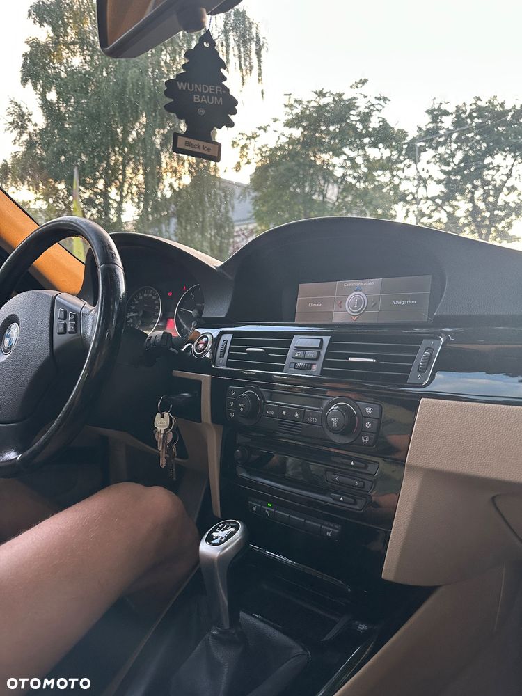 BMW Seria 3 320d - 10